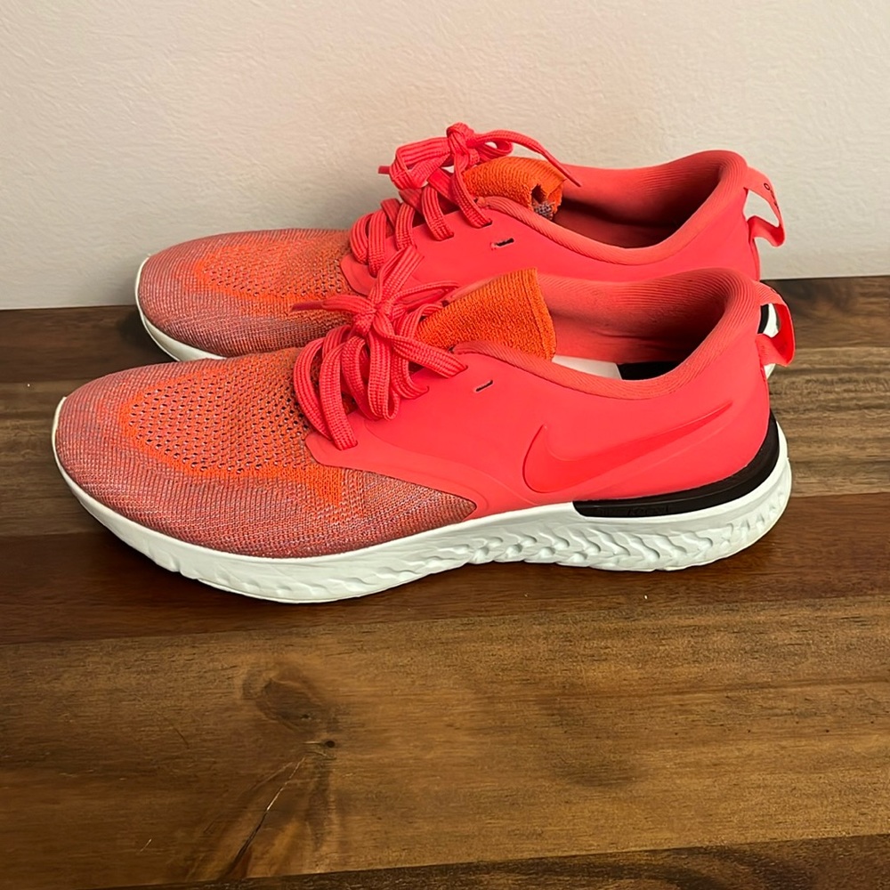 Nike Odyssey React Flyknit 2, hot pink